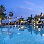 Resort Pine Bay