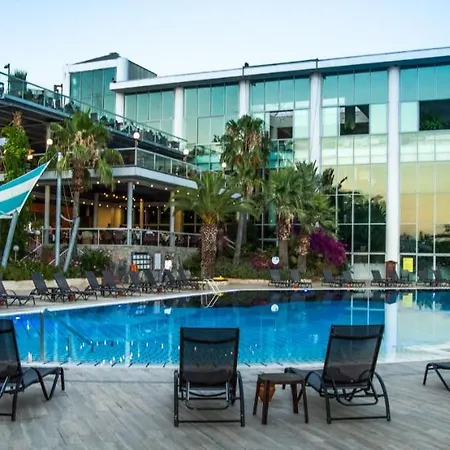Pine Bay Resort 5*