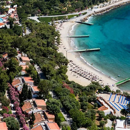 Resort Pine Bay 5*