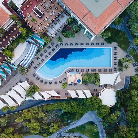 Resort Pine Bay 5*