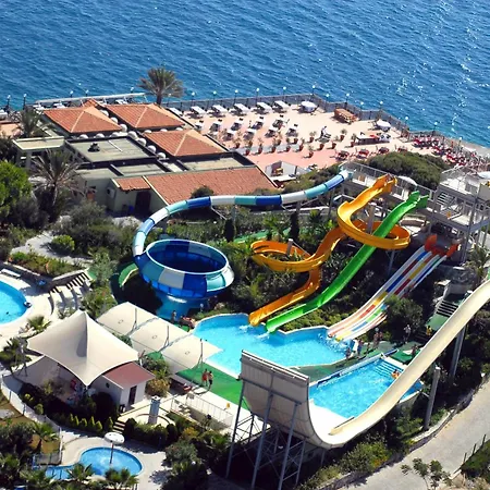 Resort Pine Bay 5*