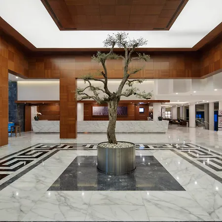 Pine Bay אתר נופש 5*