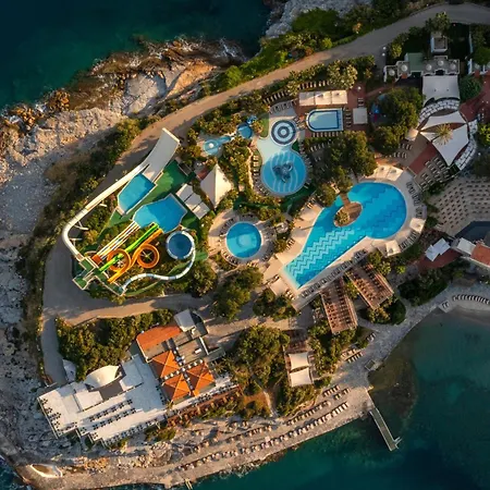 Rezort Pine Bay Kusadası