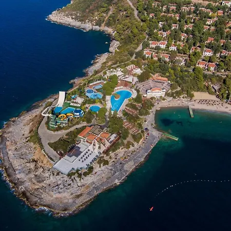 Pine Bay 5* Kusadası