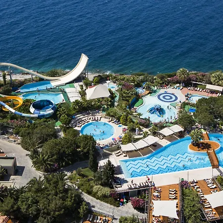 Resort Pine Bay Kusadası