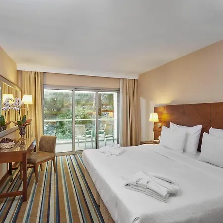 Pine Bay Resort