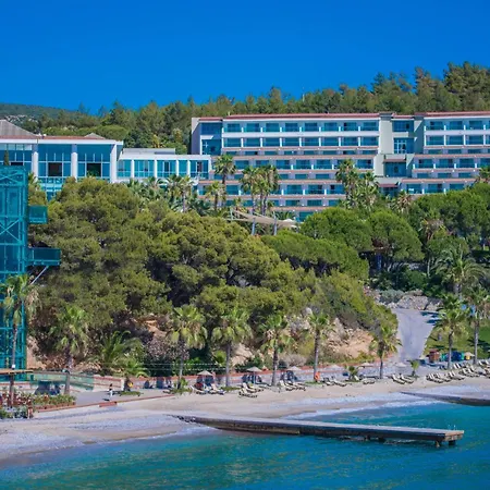 Pine Bay Complex