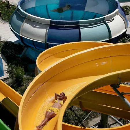 Resort Pine Bay 5*