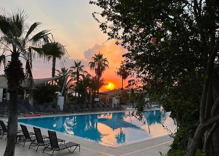 松树湾旅游度假酒店 度假村 库萨达斯
