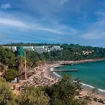 Pine Bay Resort 5*